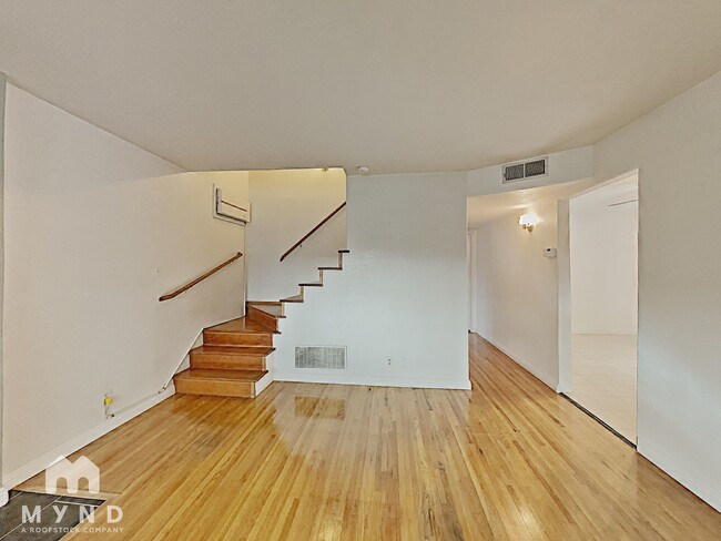 Building Photo - 2585 Dyer Way