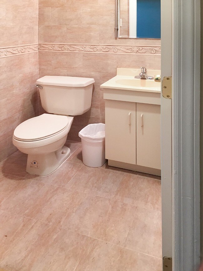 Foto del edificio - 109-14 Liberty Ave