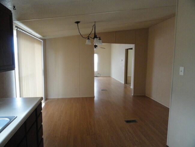 Building Photo - 3 bedroom home