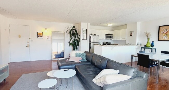 Building Photo - 225 Eighth Avenue