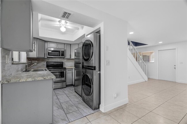 Foto del edificio - 2530 Coral Springs Dr