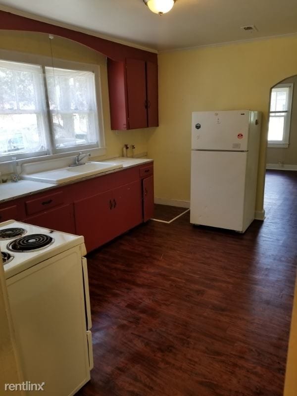 Building Photo - 301 E Roosevelt Dr