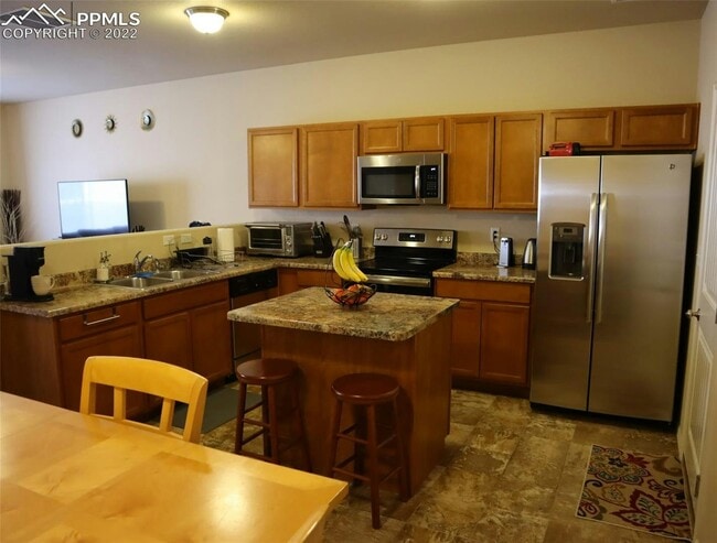 Building Photo - 7154 Sand Lake Heights