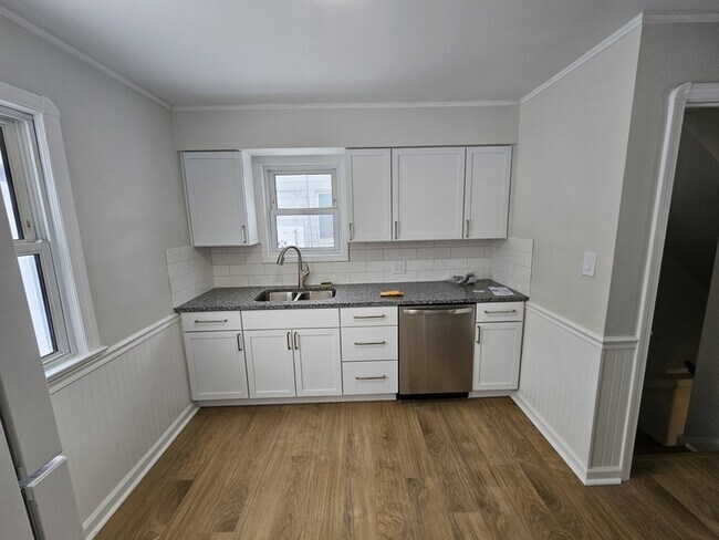 Building Photo - 13310 Thraves Rd