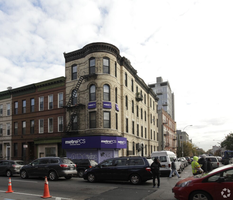 Primary Photo - 989 Bedford Ave