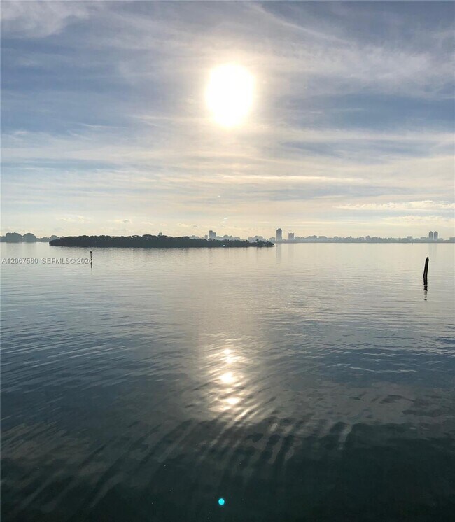 Foto del edificio - 11111 Biscayne Blvd