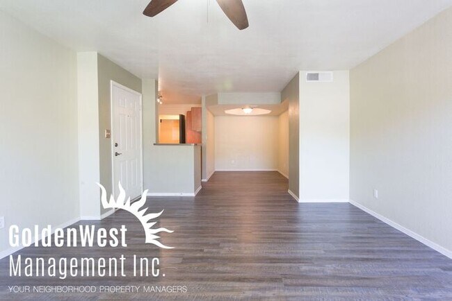 Foto del edificio - Beautiful 2Bdm 2Ba Condo at the Base of North Mountain Preserve!