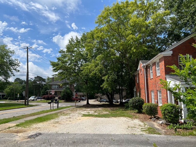 Building Photo - Two bed duplex corner of Armstrong and Sam...