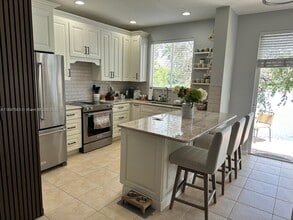 Building Photo - 1737 Carvelle Dr