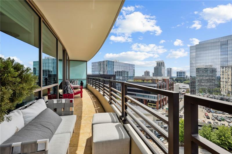 Foto principal - 700 Park Regency Pl NE