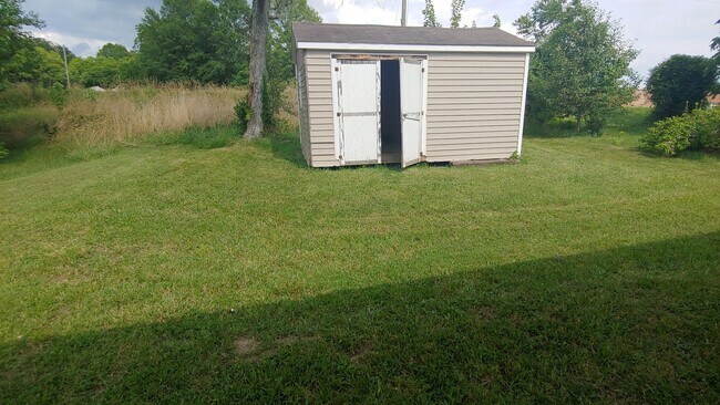 Foto del edificio - Schedule a Time to Tour this Home! Charming Updated 2 Bed, 1 bath Bungalow!