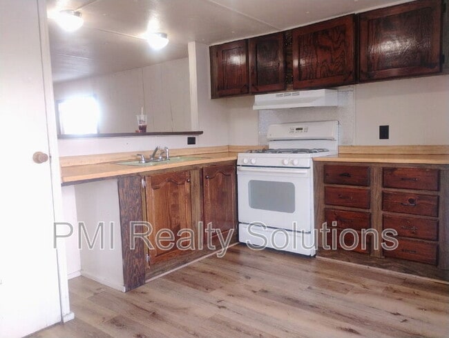 Foto del edificio - 300 Elberta Ave