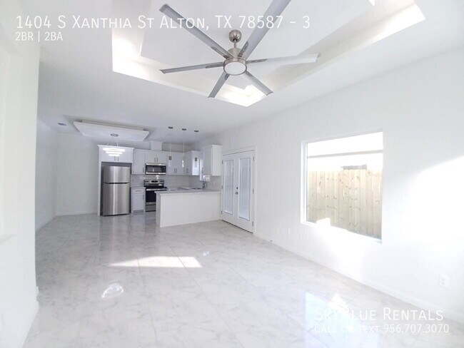 Building Photo - 1404 S Xanthia St