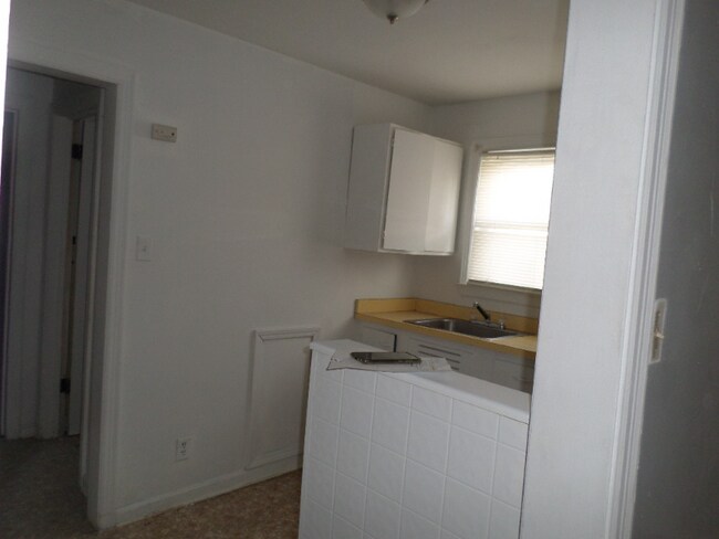 Building Photo - 1113 Negley St