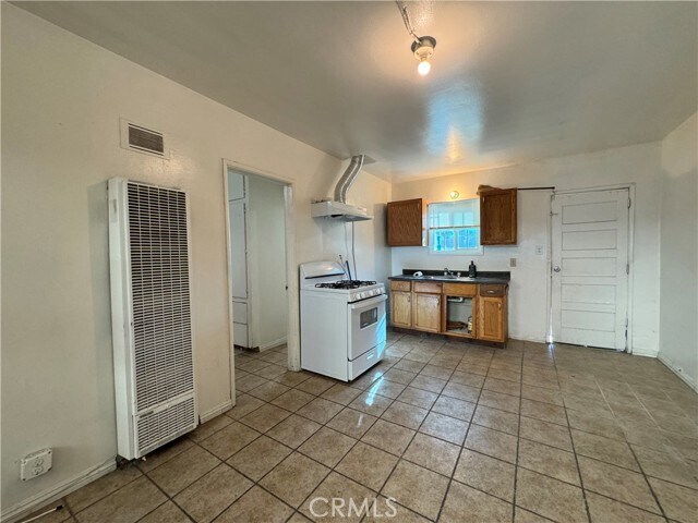 Primary Photo - 12616 Lambert Rd