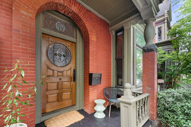 Foto del edificio - 1719 NW Irving St