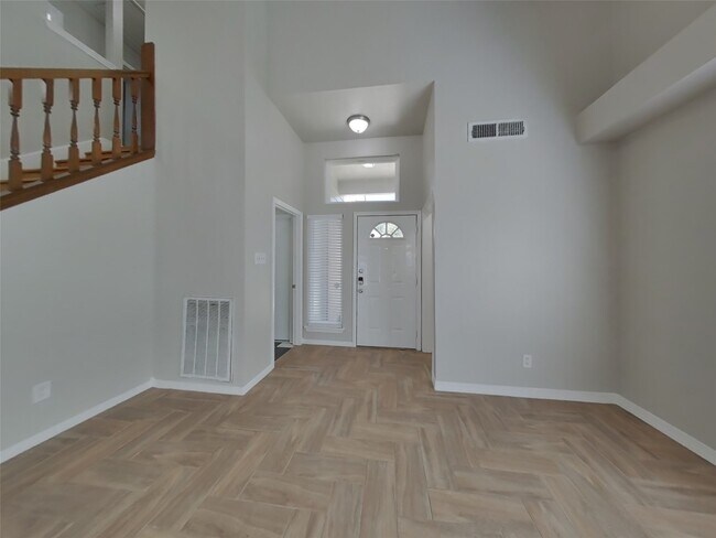 Building Photo - 13603 Lynnville Dr