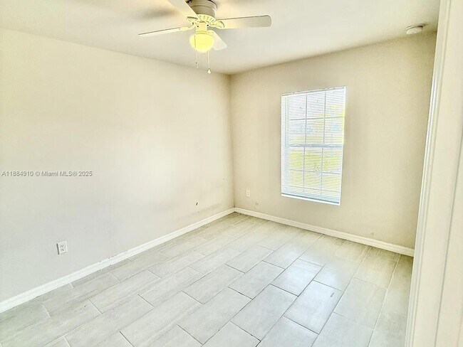 Foto del edificio - 1417 Academy Blvd