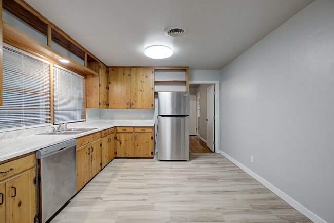 Photo - 1641 Marian Dr House