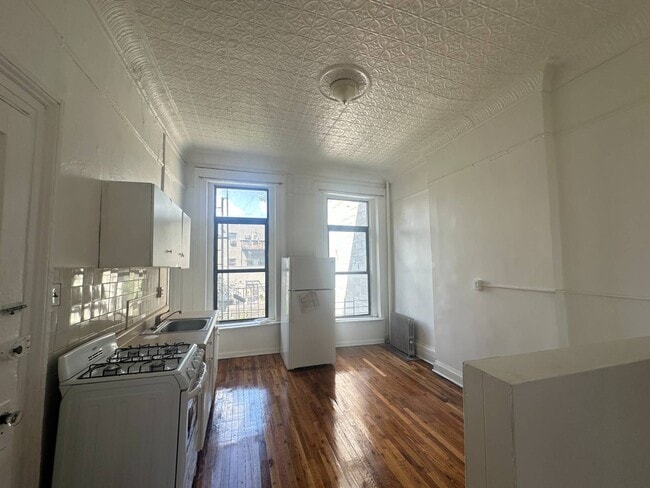 Building Photo - 33 Woodhull St