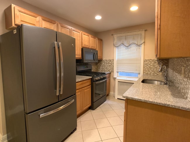 Photo - 2313 Tenbroeck Ave Apartment