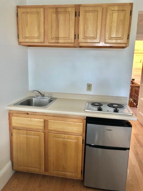 Building Photo - 1061 Beacon St