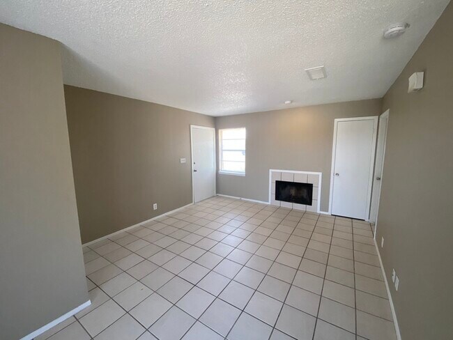 Foto del edificio - 1 bed 1 bath duplex unit