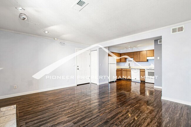 Foto del edificio - Cozy Condo with Balcony and Washer/Dryer