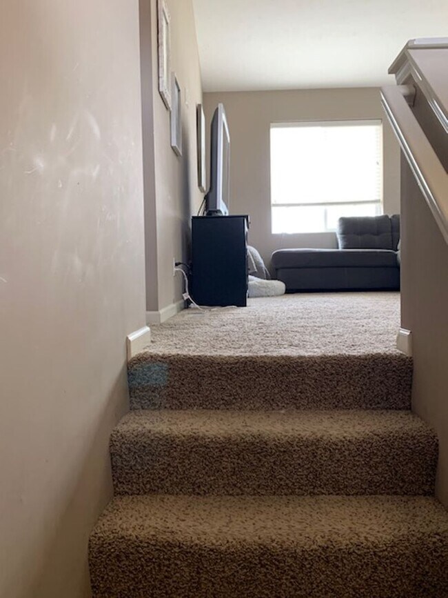 Foto del edificio - 4 bed, 2.5 bath West A and SW30th