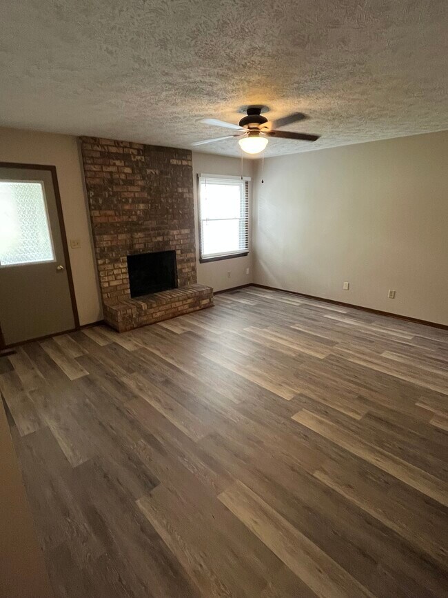Primary Living Room - 1555 Leedes Rd