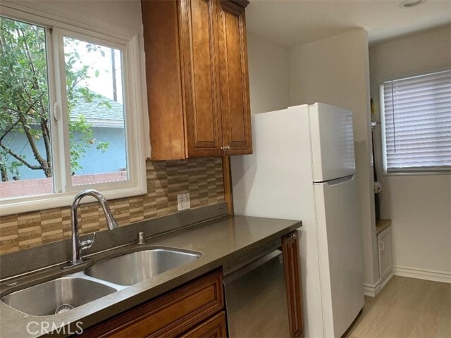 Foto del edificio - 18233 Welby Way