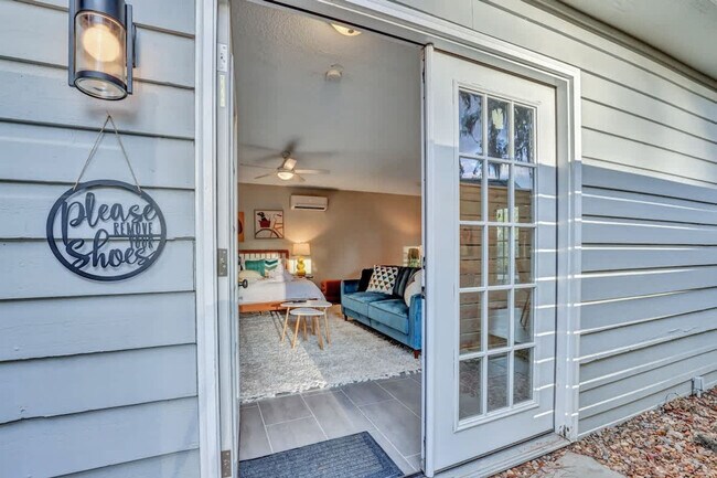 Foto del edificio - 109 E Point Dr