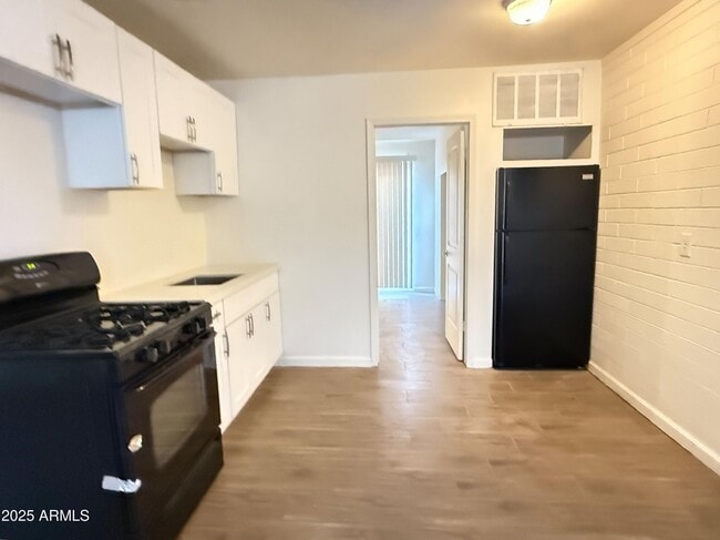 Building Photo - 1629 W Fillmore St