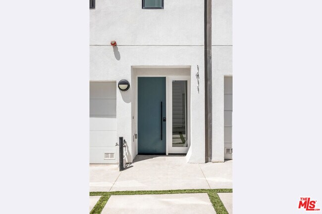 Foto del edificio - 1411 Roca Ln