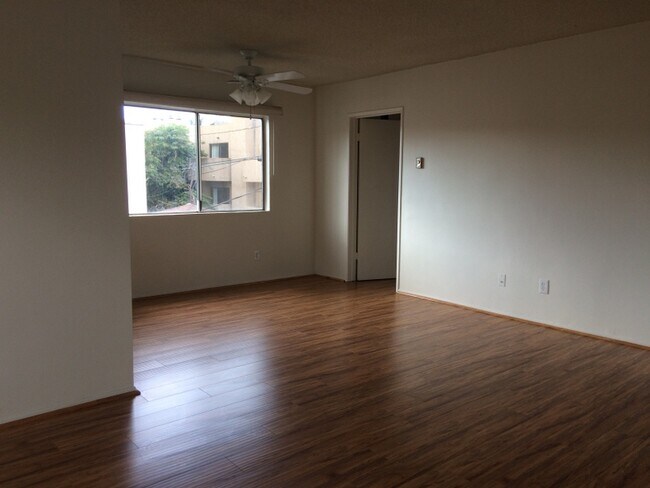 Building Photo - 10743 Palms Blvd