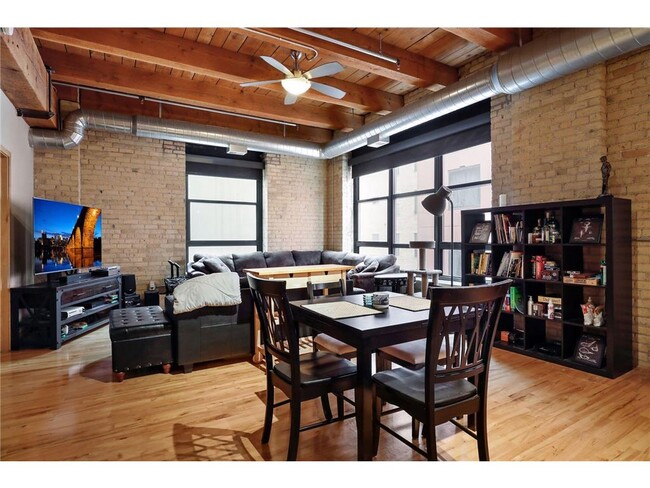 Building Photo - 607 S Washington Ave