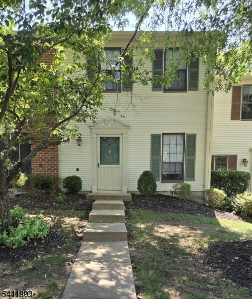 Foto del edificio - 27 Woodward Ln