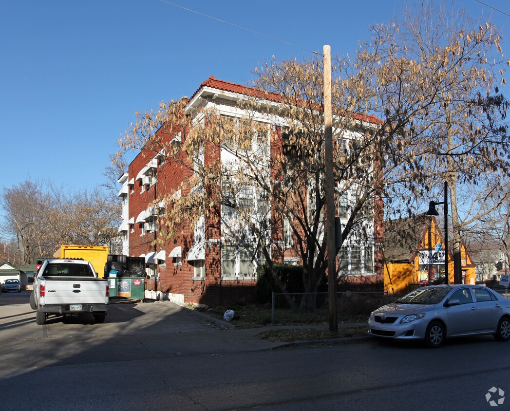 Foto del edificio - 1606 W 39th St