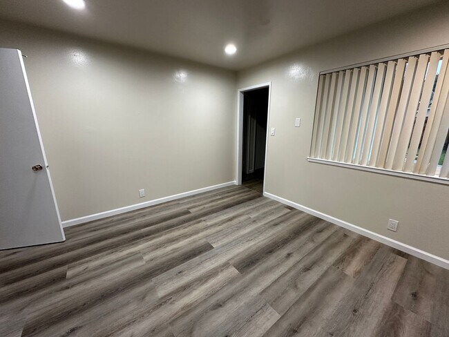 Foto del edificio - 926 Desert Isle Dr