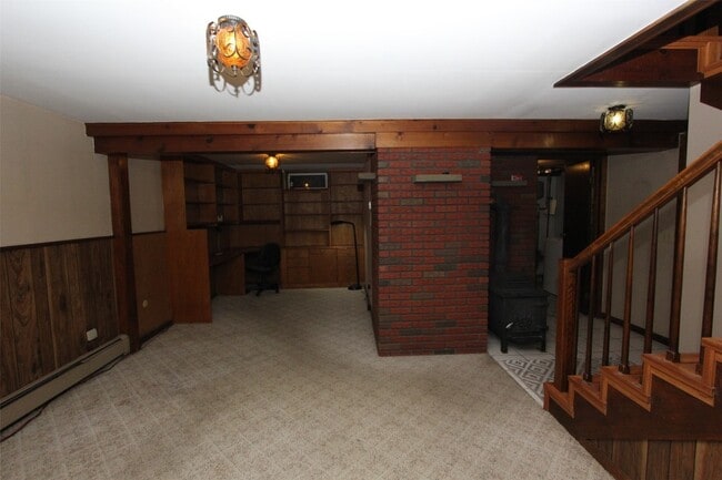 Building Photo - 304 Hazel Dr