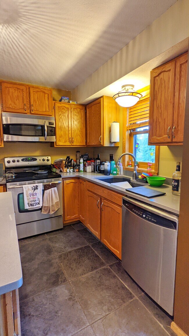 Building Photo - 1771 Regatta Dr