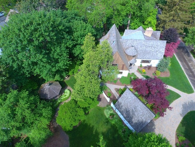Building Photo - 1223 Mayfair Rd