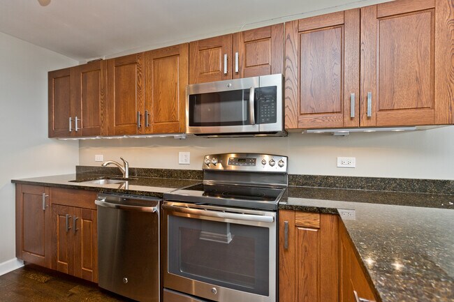 Foto del edificio - 655 W Irving Park Rd