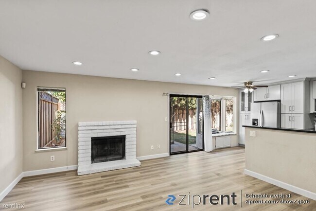 Foto del edificio - 3 br, 2.5 bath Townhome - 35632 McCarty Co...
