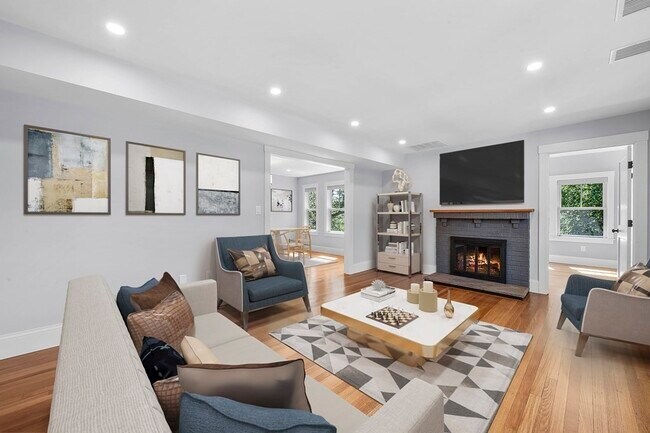 Foto del edificio - 143 Oakley Rd