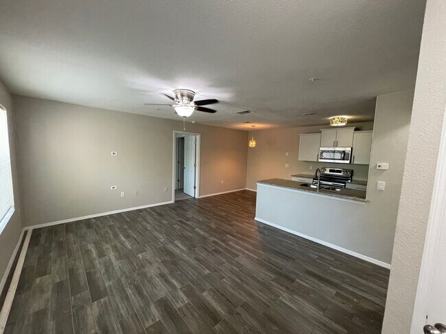 Building Photo - 627 Dory Lane Unit 104