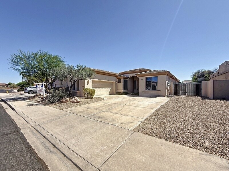 Foto principal - 14437 W Lexington Ave