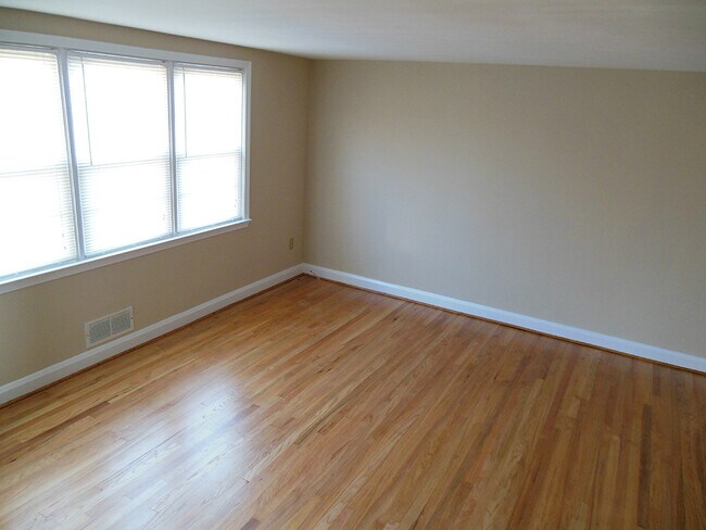 Foto del edificio - 8434 Pleasant Plains Rd