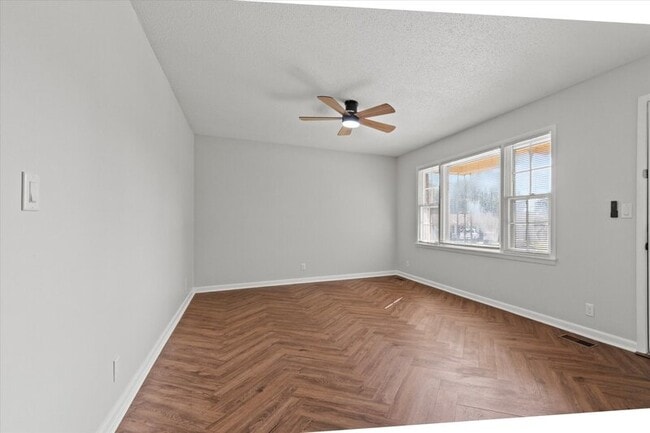 Building Photo - 507 Clift Dr
