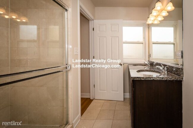 Foto del edificio - 6435 N Damen Ave